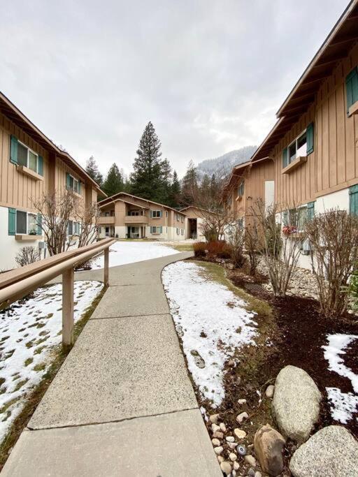 Walk To Downtown Leavenworth * Sleeps 6 + Pets * Ground Level Gem! Apartamento Exterior foto