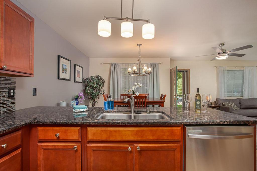 Walk To Downtown Leavenworth * Sleeps 6 + Pets * Ground Level Gem! Apartamento Exterior foto