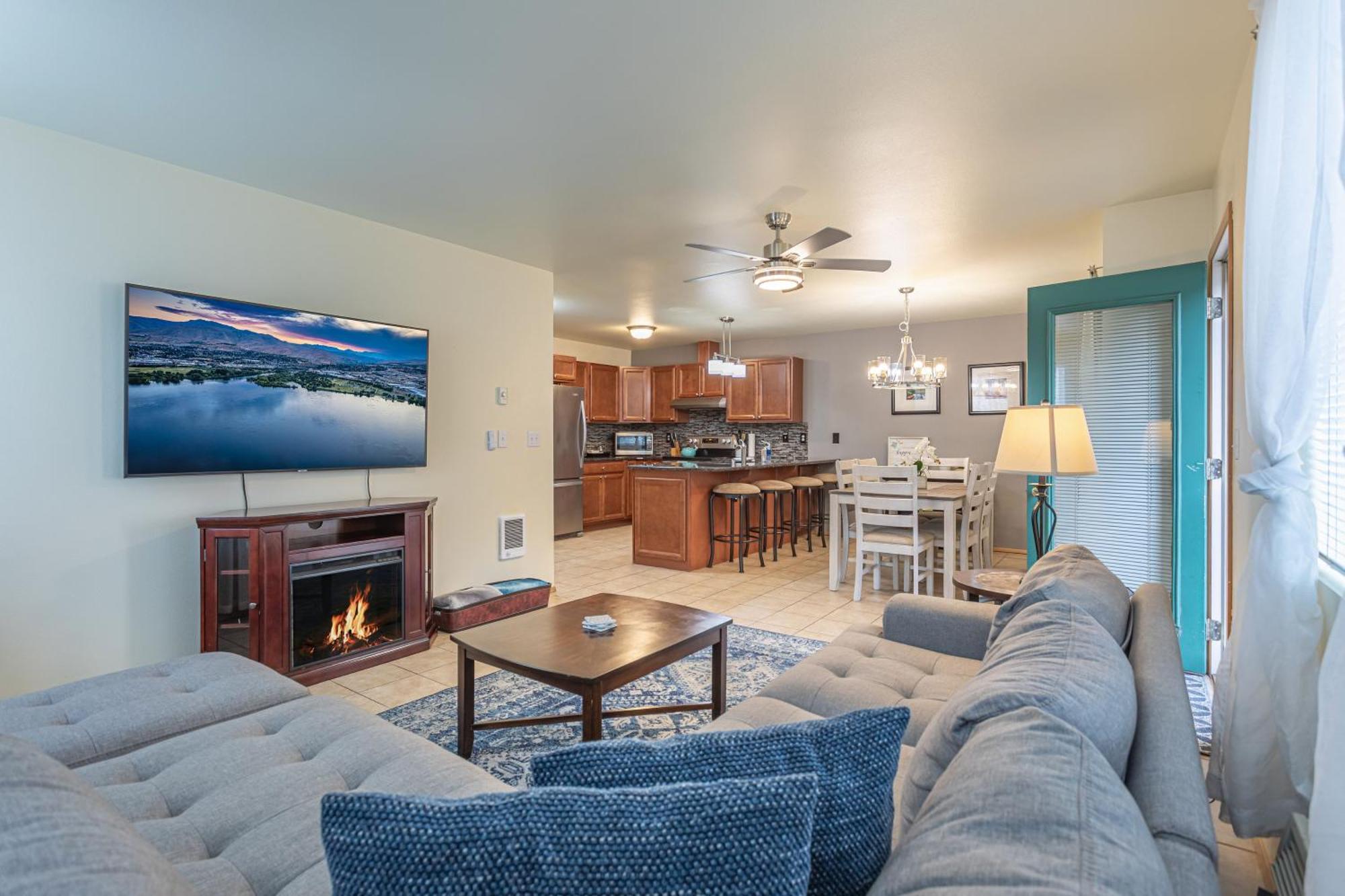 Walk To Downtown Leavenworth * Sleeps 6 + Pets * Ground Level Gem! Apartamento Exterior foto