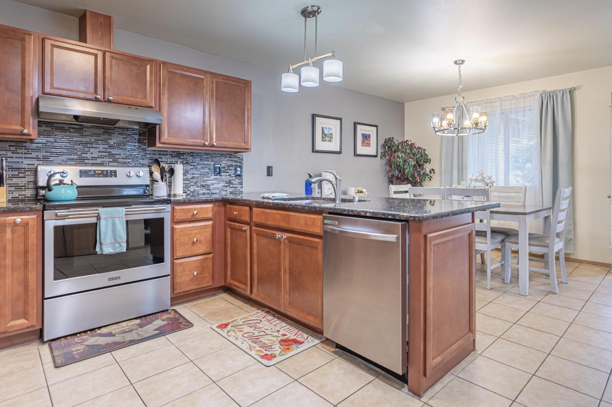 Walk To Downtown Leavenworth * Sleeps 6 + Pets * Ground Level Gem! Apartamento Exterior foto